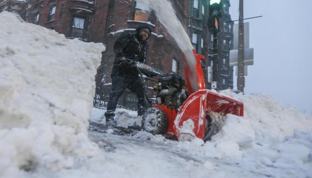 Від снігового шторму в США загинули троє людей, тисячі відрізані від електрики