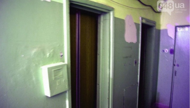 Киян закликають не користуватися ліфтами у періоди відключень електрики