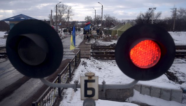 В Авдіївці мітингують проти блокади на Донбасі