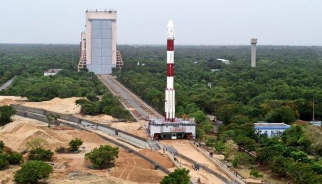 Індія запустила в космос відразу 104 супутники
