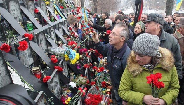 Gedenkzug für himmlische Hundertschaft in Kiew