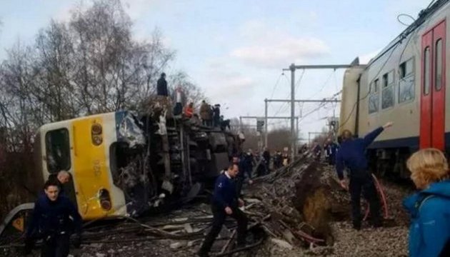 Біля Брюсселя потяг зійшов з рейок: один загиблий, 20 травмованих