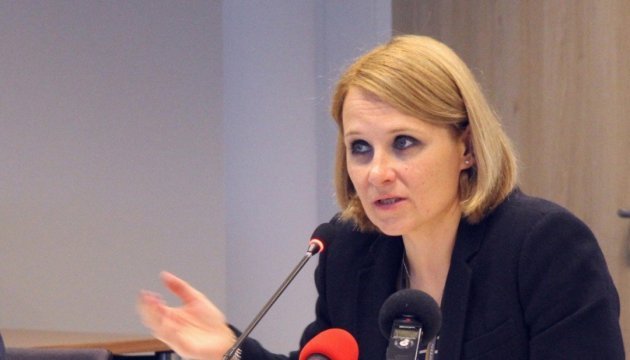 EU-Kommission: Russlands Anerkennung von LNR/DNR-Dokumenten widerspricht den Abkommen von Minsk