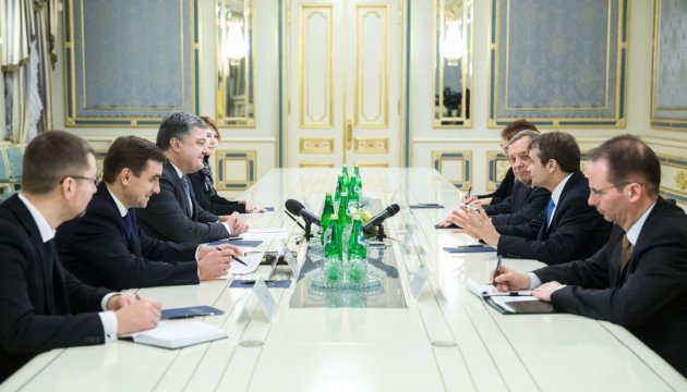 Le président Porochenko et les représentants du Congrès américain ont discuté du soutien à l'Ukraine 
