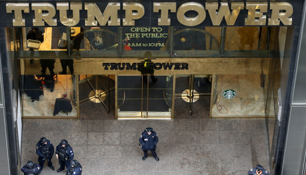 Поліція Нью-Йорка вимагає $26 мільйонів за охорону хмарочоса Трампа Поліція Нью-Йорка вимагає $26 мільйонів за охорону хмарочоса Трампа