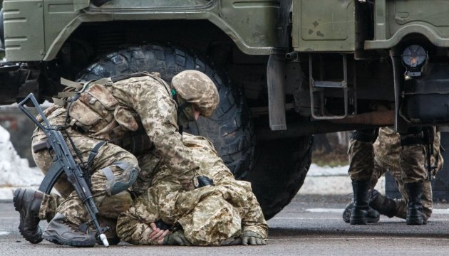 Zwei Soldaten kamen binnen 24 Stunden ums Leben, 16 wurden verletzt