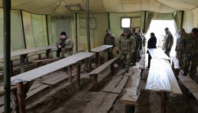 Полторак обіцяє покращити умови 53-ї бригади на полігоні у Черкаському