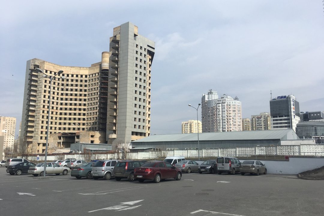 Будівля НАК «Нафтогаз» поблизу Міжнародного виставкового центру Будівля НАК «Нафтогаз» поблизу Міжнародного виставкового центру