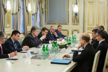 Порошенко обговорив з Габріелем загострення в Авдіївці