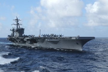 Авіаносець Carl Vinson прибуде в Японське море за кілька днів – Пенс