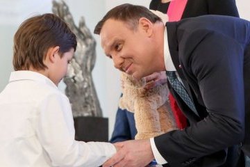 В Польше наибольшим доверием пользуются президент и премьер