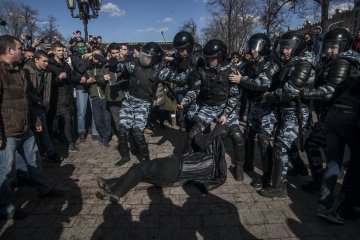 Правозащитники говорят о пытках задержанных на митинге в Москве