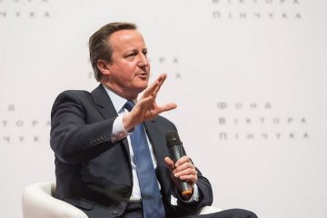 Cameron: Reino Unido no recortará la ayuda militar a Ucrania el próximo año