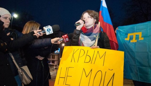 Protest against Russian occupation of Crimea held in Warsaw. Photos