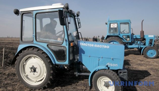 На Донеччині під час збору врожаю підірвався трактор