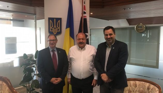 Australia ayudará a Ucrania a prevenir suicidios