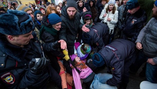 У Петербурзі затримали учасниць феміністської акції 