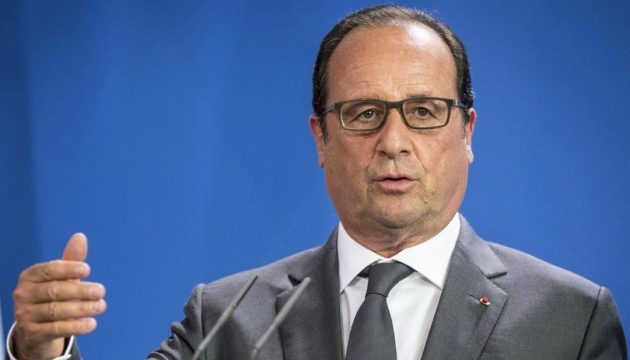 Hollande calls for deployment of peacekeepers on border between Ukraine and Russia