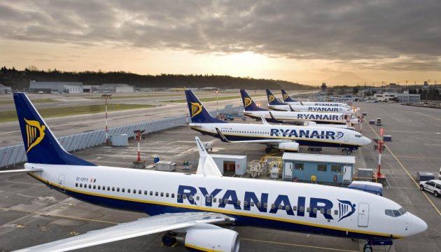 Ryanair почне літати зі Львова раніше через великий попит