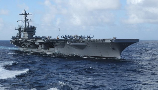 Авіаносець Carl Vinson прибуде в Японське море за кілька днів – Пенс