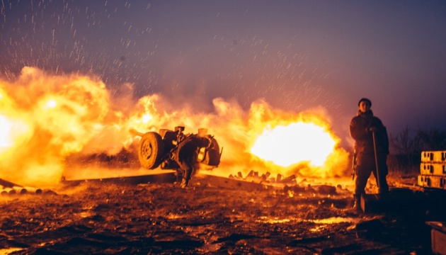 Бойовики з артилерії обстріляли Луганське
