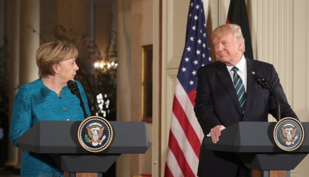 Trump thanks Merkel for her efforts to settle Donbas conflict 