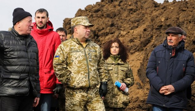 Verteidigungsminister Poltorak: Nur 68 Tonnen einsatzbereite Munition in Munitionslager Kalyniwka