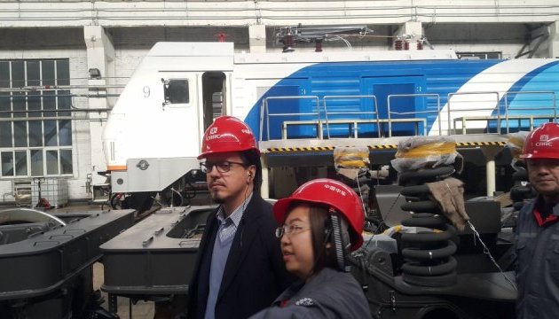 Китайці пропонують Укрзалізниці тестувати нові локомотиви