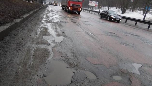 Перевірки доріг Києва: поліція відправила до КМДА 55 приписів 