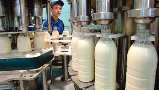 Переробники та рітейл репетирують сезон «великого молока» – ціни на сировину необґрунтовано падають