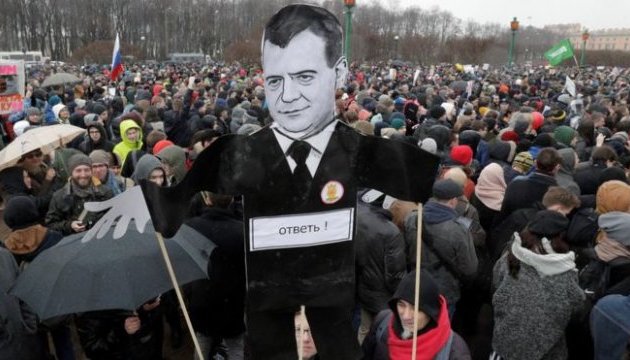 Навальний планує акцію проти корупції на День Росії