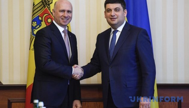 Україна і Молдова активно реалізують Дорожню карту співпраці - Гройсман