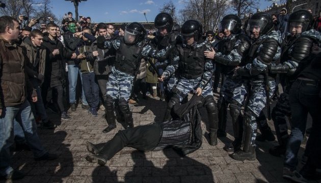 Правозахисники кажуть про катування затриманих на мітингу у Москві