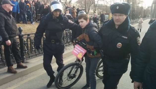 У Москві під час мітингів затримали 136 підлітків