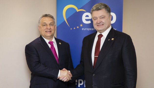Poroschenko lädt Orban in die Ukraine ein