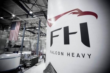 Маск припускає, що перший запуск Falcon Heavy буде невдалим