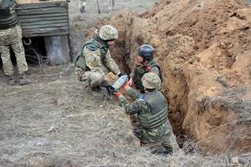 Сапери ЗСУ розмінували за місяць 38 гектарів зони АТО