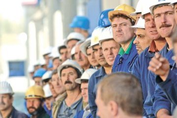 Кабмін затвердив план повернення гастарбайтерів та їх сімей
