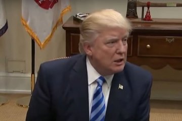 Трамп вважає, що йому мають подякувати за звільнення директора ФБР