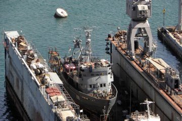 У Миколаєві ремонтують водолазне судно
