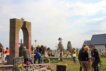 В Польше не связывают человеческие останки в Грушовичах с “вооруженными действиями”