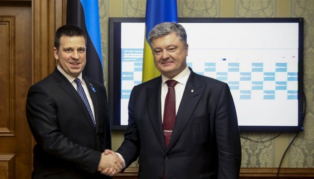 Порошенко пропонує прем'єру Естонії збільшити обсяг інвестицій в Україну