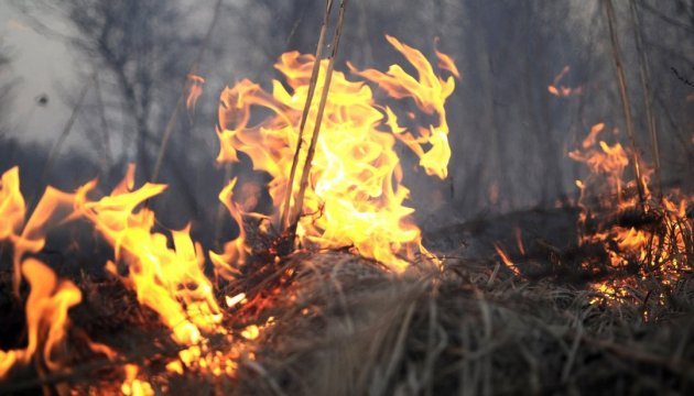 У ряді областей України зберігається надзвичайна пожежна небезпека