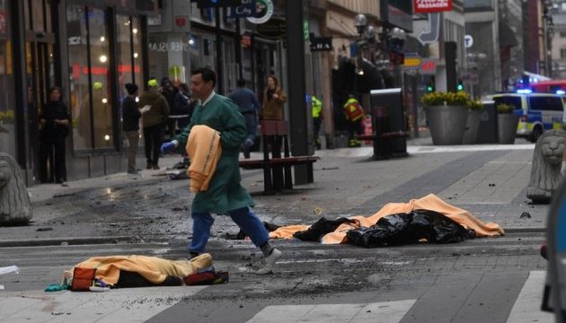 Теракт у Стокгольмі: поліція допитує сімох осіб