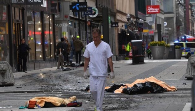 Трагедія у Стокгольмі: один затриманий, ЗМІ пишуть про п'ять жертв