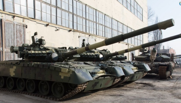 El ejército ucraniano obtiene 16 tanques, cinco TBP