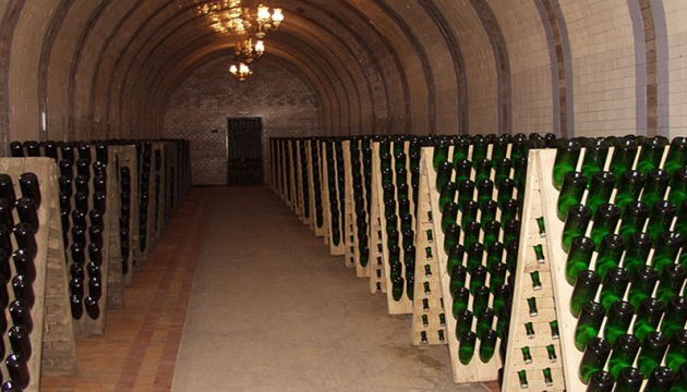 Окупанти хочуть пустити з молотка завод шампанських вин 