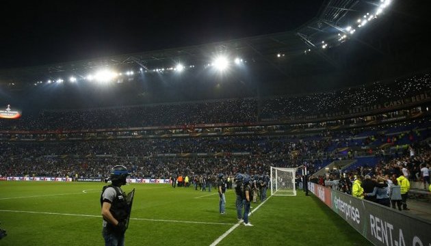 Футбольний матч ЛЄ у Ліоні розпочався із 45-хвилинним запізненням
