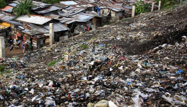 Обвал на сміттєзвалищі в Коломбо: загиблих уже 20