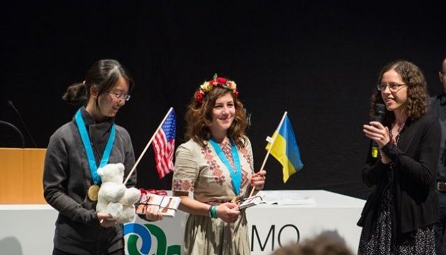 Groysman felicita a la alumna de Járkiv por su victoria en la Olimpiada Matemática Europea 